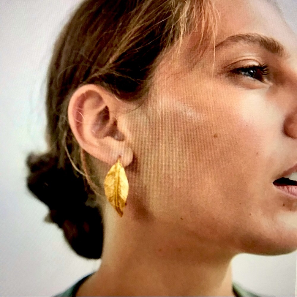 🍃Gold Leaf Earrings🍃 - Picture 2 of 8